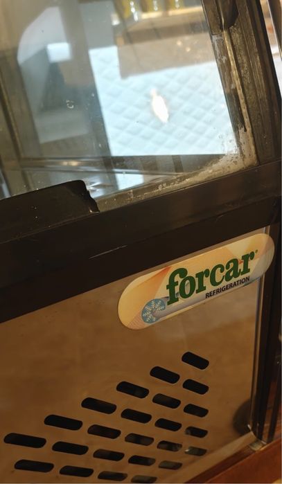 Професионална хладилна витрина за плот Forcar VPR160 (160 л)
