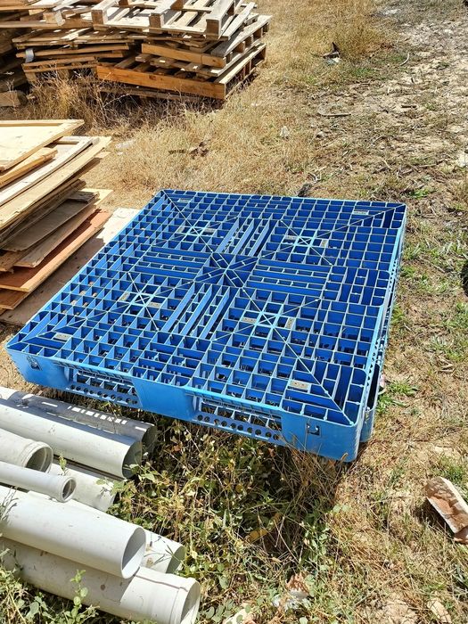 Пластмассовые поддоны 1 КВ.м