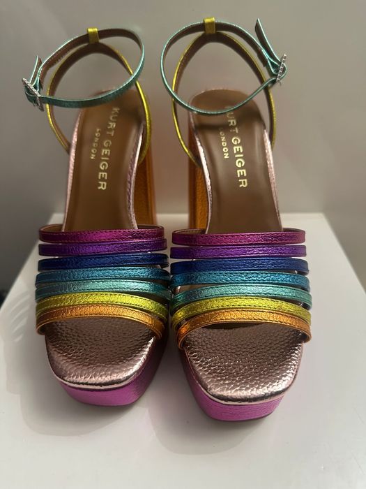 Sandale Kurt Geiger noi din piele