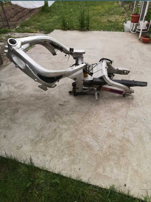 Рама за ямаха узф р6 2000