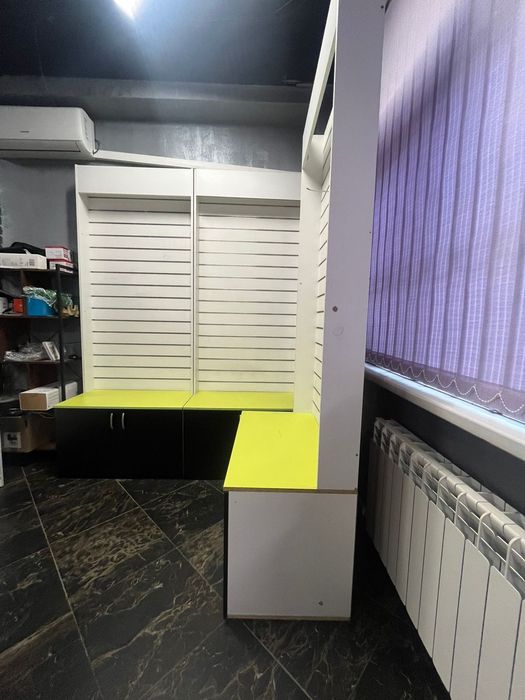 Торговое оборудование, витрины