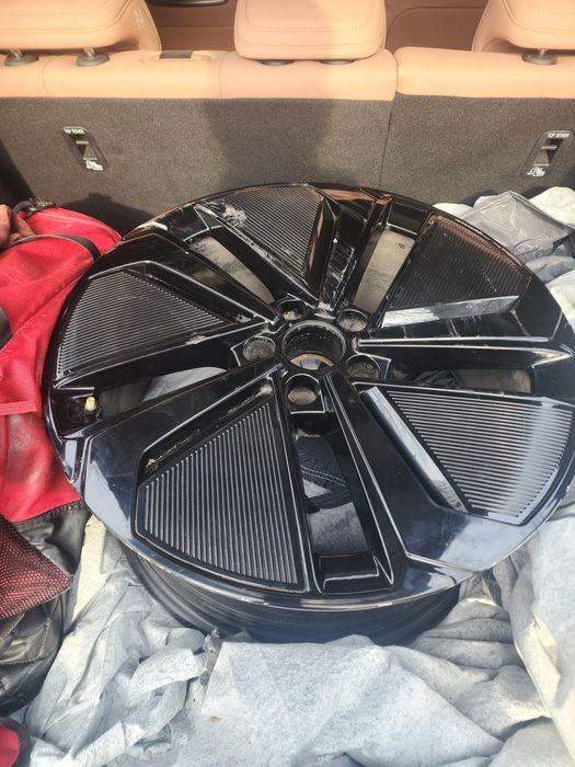 Byd song L 4- positsiya orqa diskadi 20