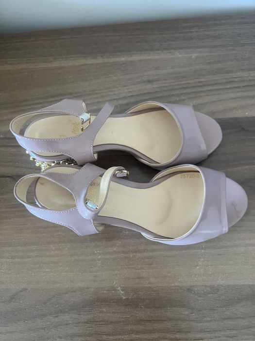 Босоножки 35размер, новые