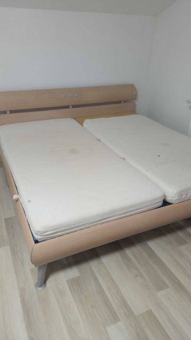 Vând pat 180/200 pret negociabil