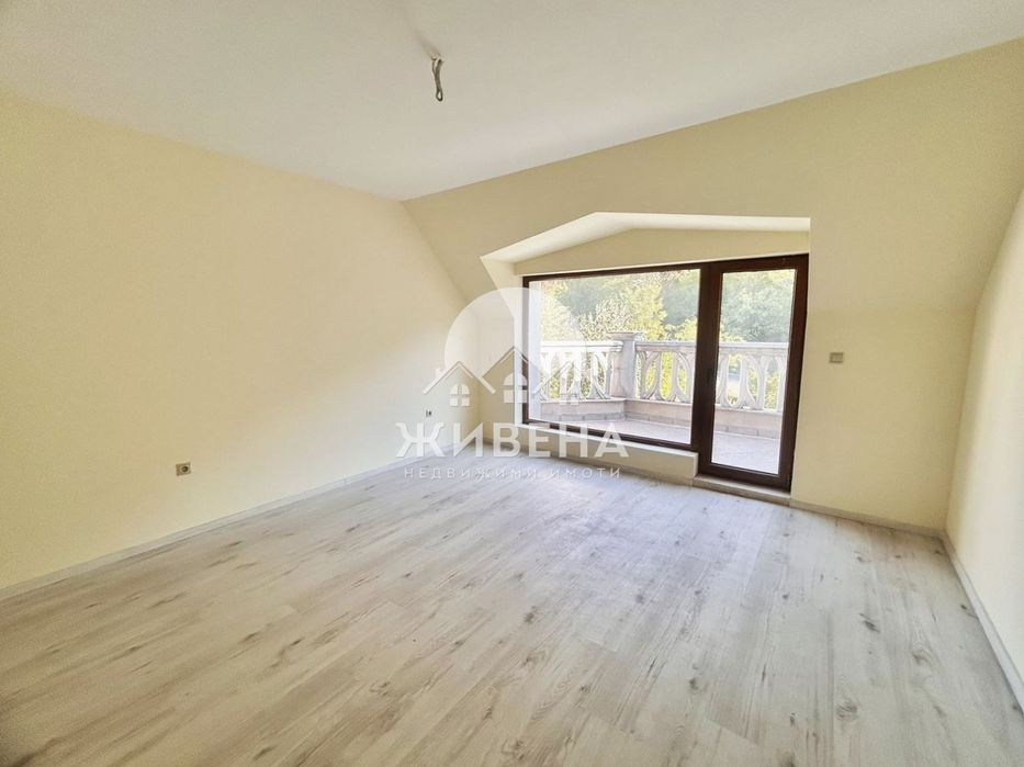 Продава се Тристаен апартамент в Варна, Аспарухово - 230 кв.м за 848 €/кв.м - Снимка #8