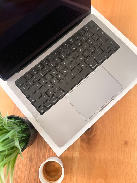 MacBook Pro 14” (2023) с Apple M3, 8 GB RAM и 1 TB SSD — миниатюра 6