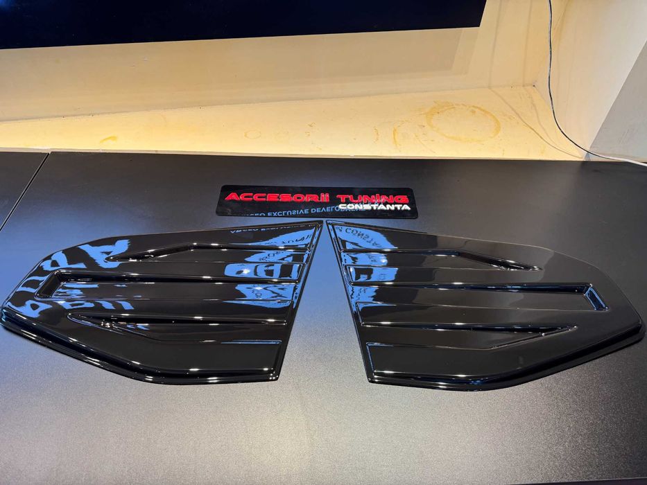 Ornament - Protectie Geam Dacia Jogger Negru Lucios