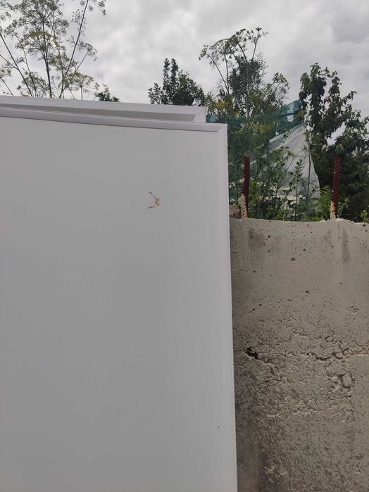 Продавам PVC Каса с врата за баня 60х195 см., дясна