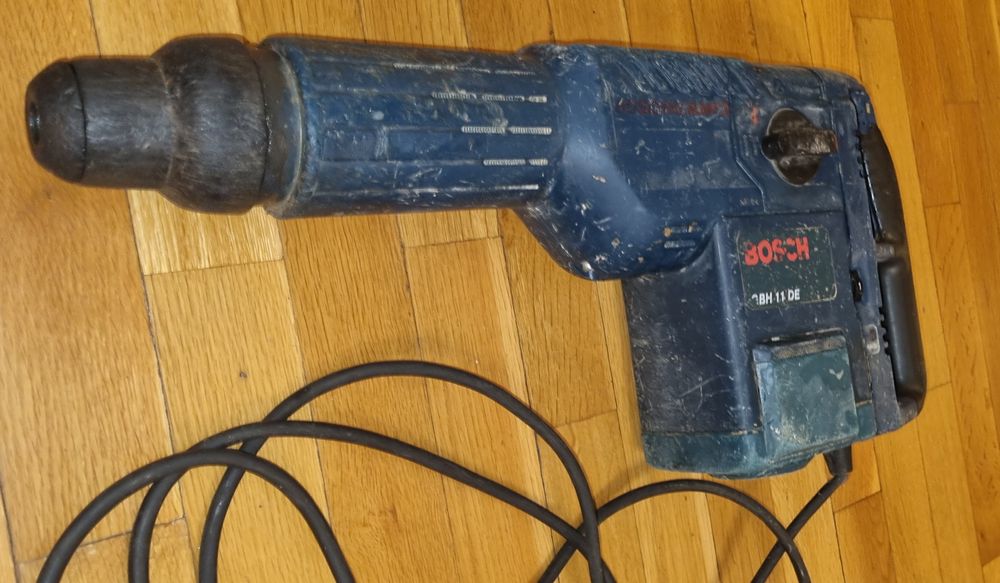 Продавам къртач bosch 11