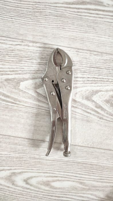 Зажимные клещи плоскогубцы