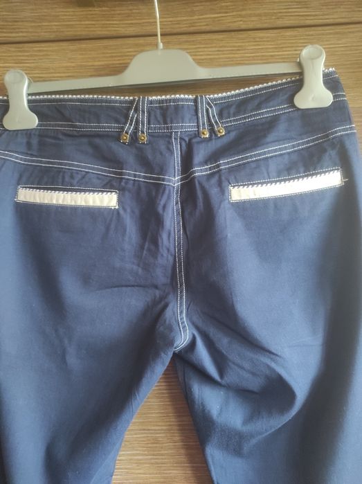 Дамска бяла ризка с панталон