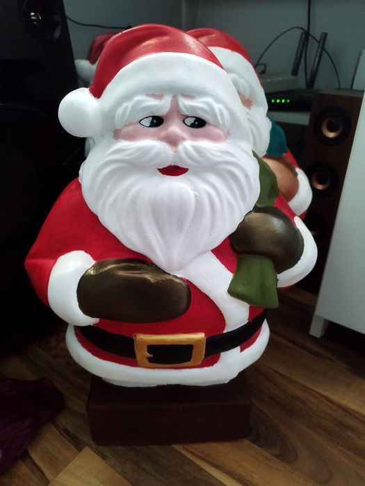 Moș Crăciun din marmura