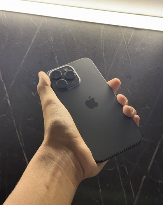 Продам iphone 15 про макс