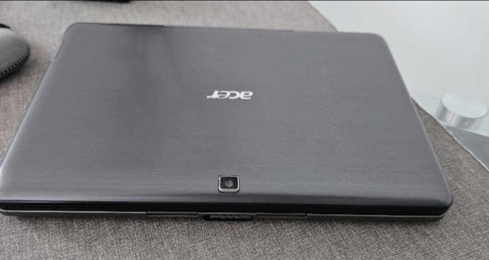 Tabletă / Laptop Acer iconia W500