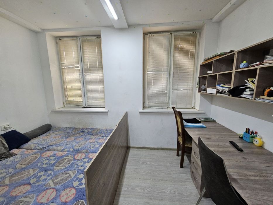 Продаю свою квартиру  в кирпичном доме на Чиланзаре - 2, Ор-р: Аллея