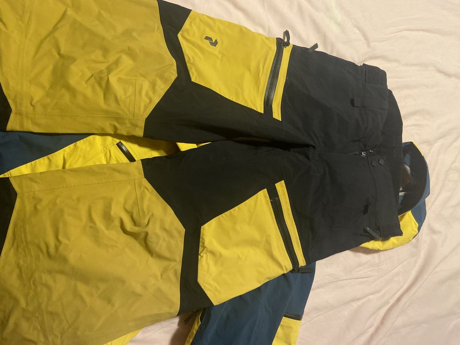 Costum snowboard Peak Performance marime s