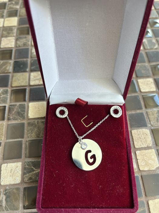 Сребърно колиенце