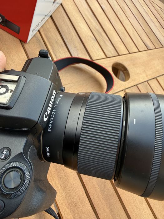 Canon EOS M50 Mark II + Sigma 56mm f/1.4 – като нов, комплект с всичко