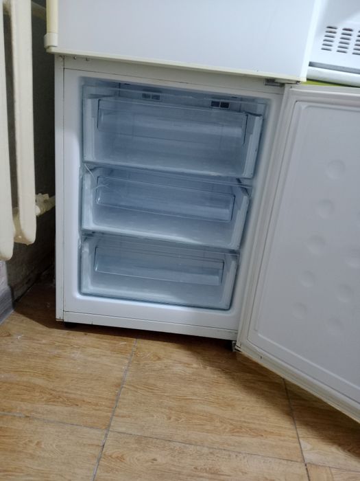 Продам холодильник Samsung