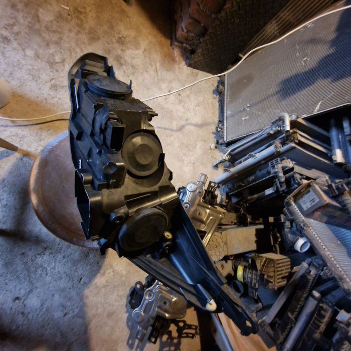 Ford Focus 2017 ляв и десен фар 14-18