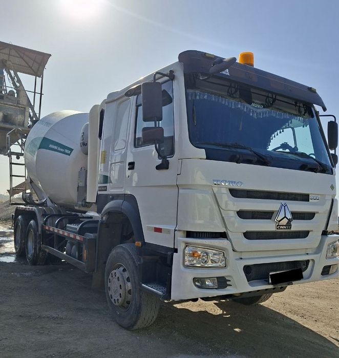 Автобетоносместитель HOWO 2022 годз