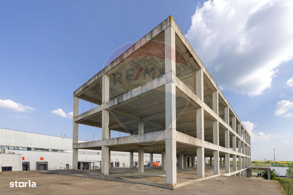 Teren cu construcție de beton, de vânzare, 3754 mp – zona Aradul Nou