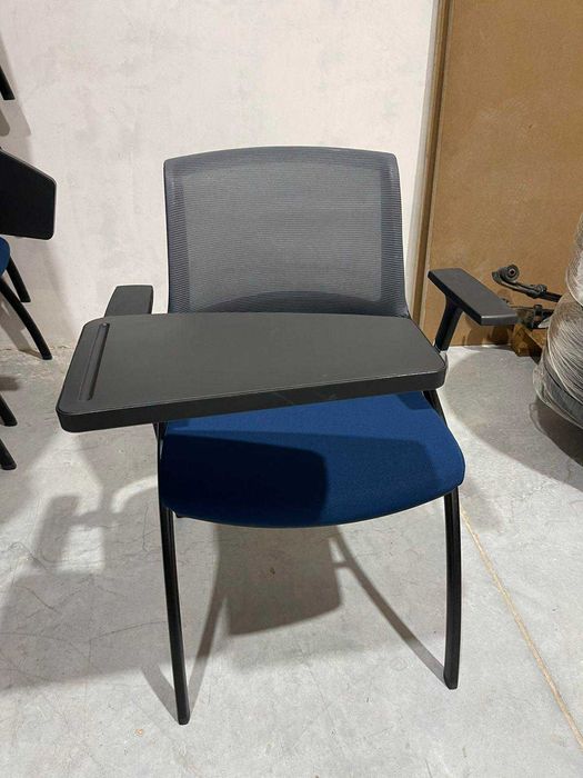 Офис и посетителски столове