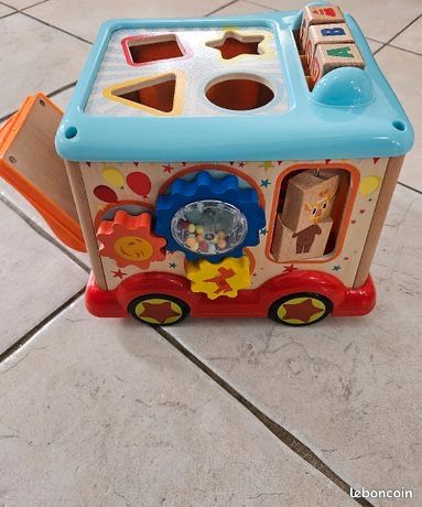 Centru activitati cuburi jucarii copii 6 luni