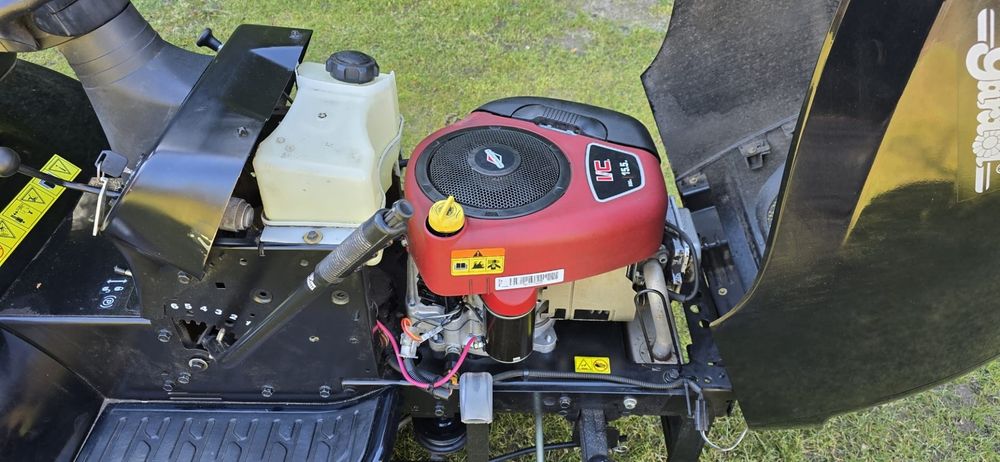 Tractor tuns iarba Briggs&Stratton