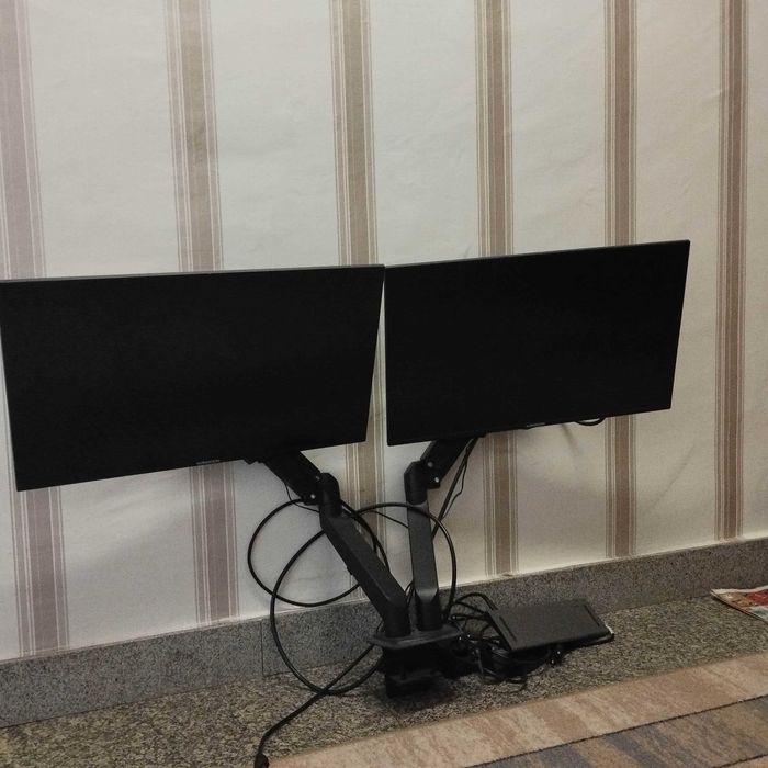 монитори 2 бр. KONDOON RS24FA 24“ 1920*1080 к-т със стойка за бюро