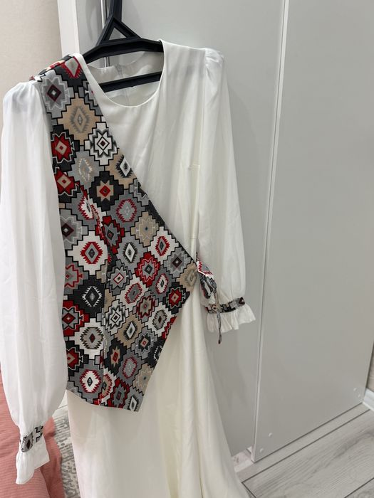 Платье со съемным корсетом.