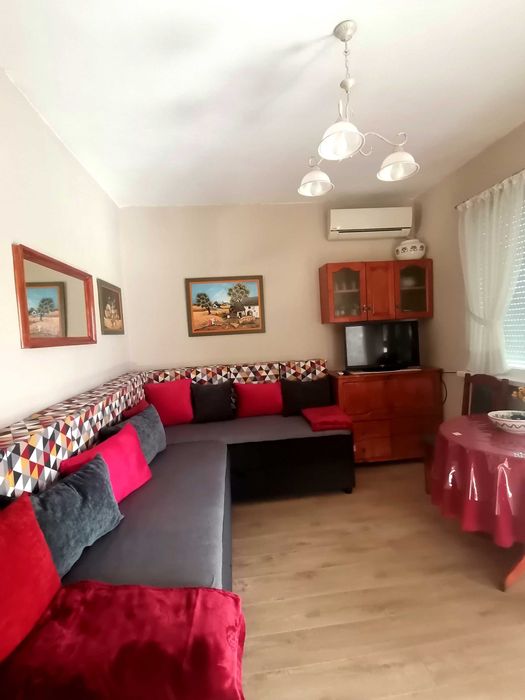 Отдавам под наем етаж от къща