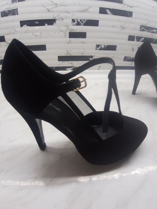 Новые,36-37 размер туфли.