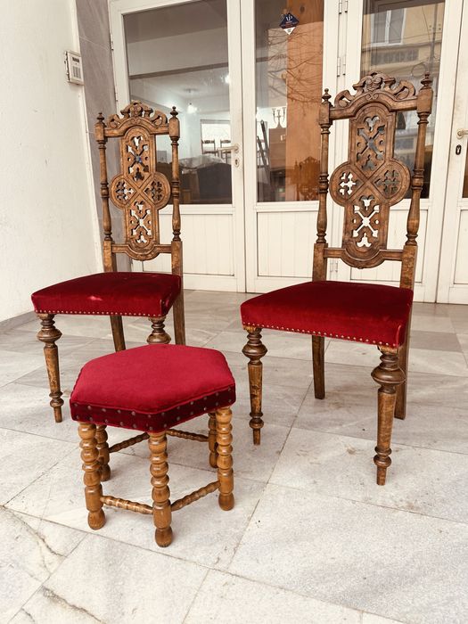 Антикварни столове с табуретка – масив, ръчна резба, XIX–XX в.