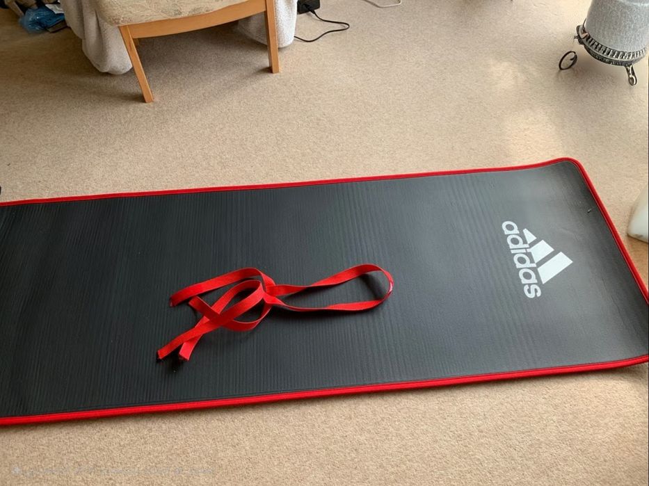 Saltea fitness Adidas negru/rosu