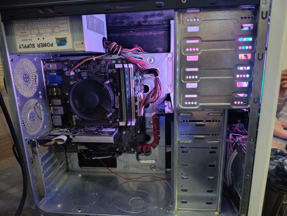 Супер бюджет ўртача компьютер кейси сотилади