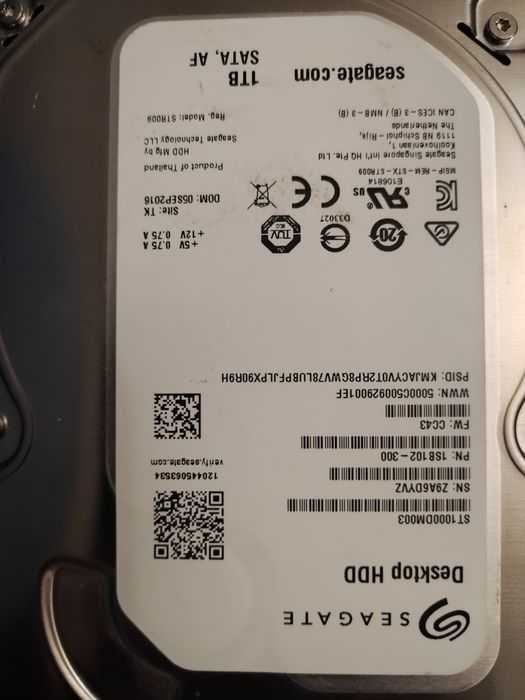 Ssd 250 sau 500 gb sau HDD  de 1 sau 2tb si hdd de 1 sau 2tb