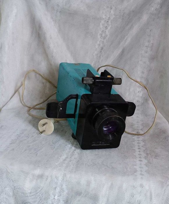 Фильмоскоп (диапроектор) «Ф-75-1М».