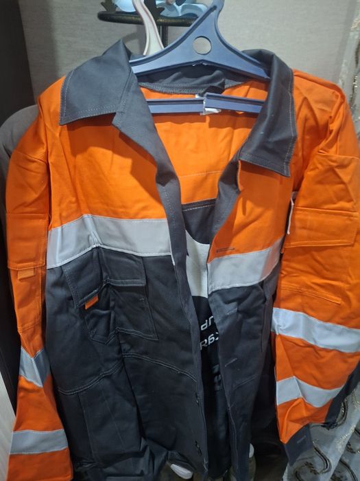 Продам спец одежду