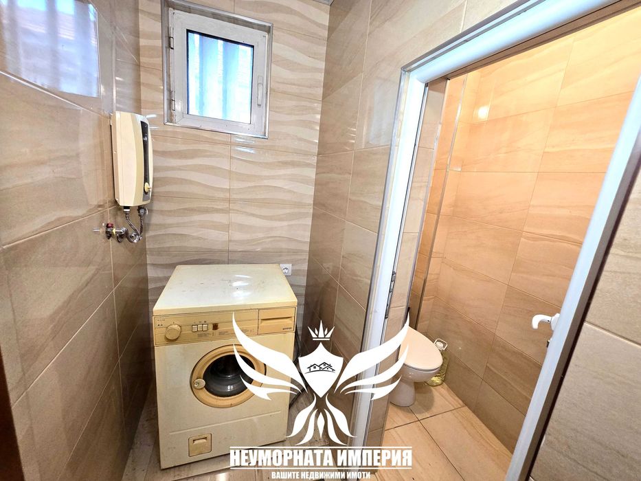 Продавам обзаведен тристаен, мансарден тристаен, двор 230кв.м., гараж и паркомясто 210РЗП в Асеновград кв.Баба тонка - снимка 9