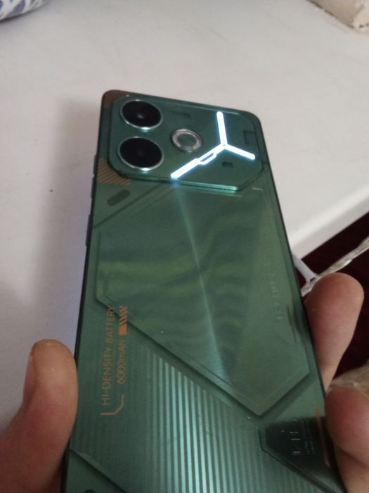 Tecno pova 6 pro Ram 12+6 xotira 256GB Srochno sotiladi!