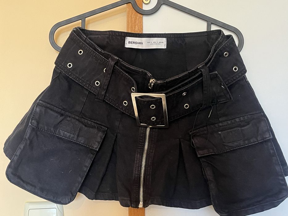 BERSHKA Къса пола - невероятна