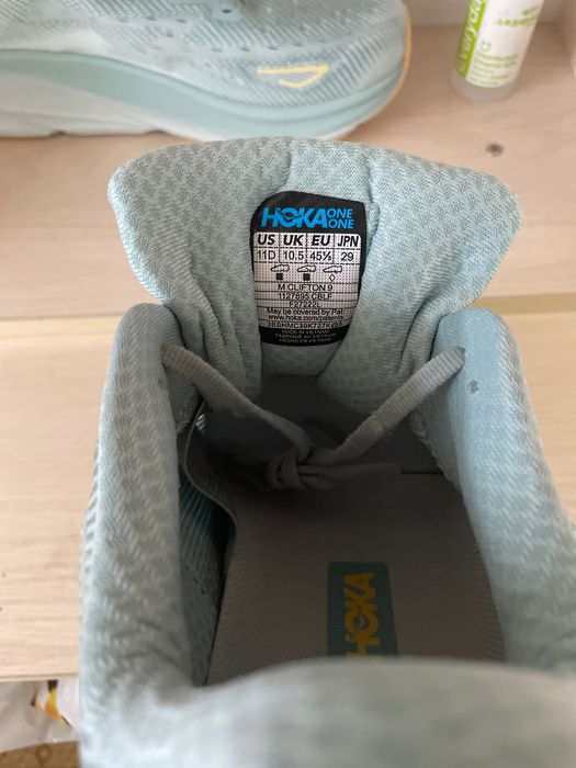 Мужские кроссовки от бренда HOKA. Очень легкие и удобные. Оригинал