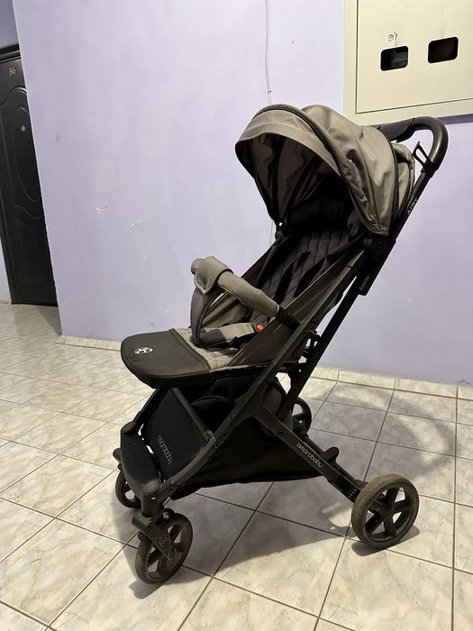Продам прогулочную коляску