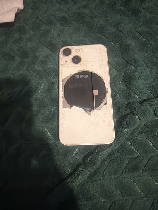 vand iphone 13 mini