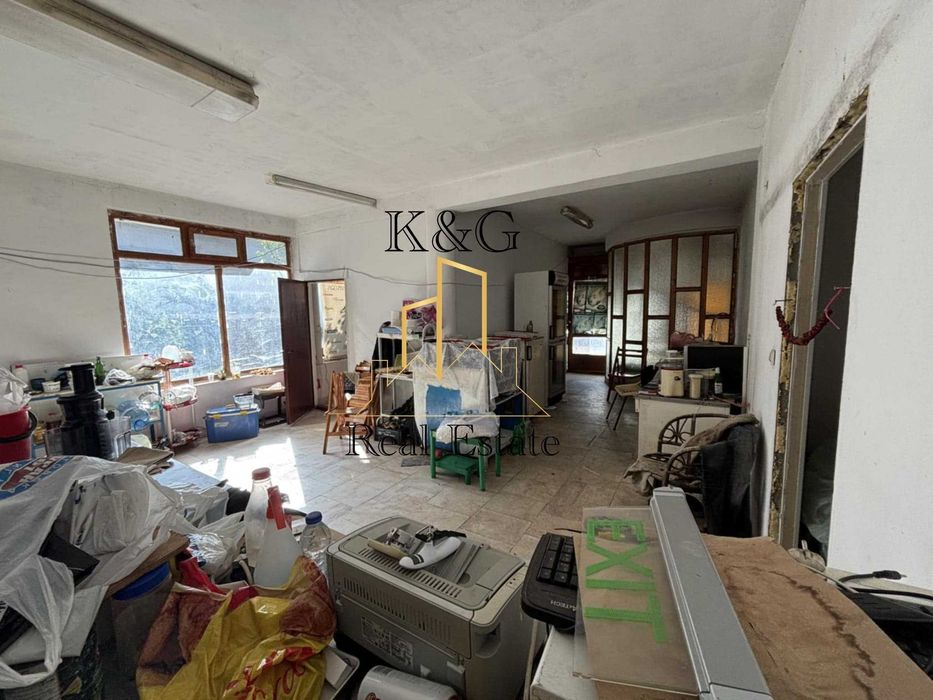 Търговски обект в централната част на гр. Разград