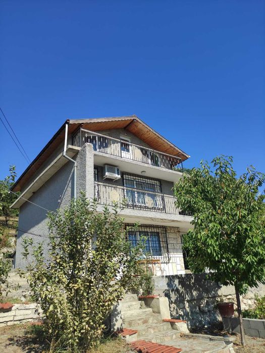 Продава се Къща в с. Батово, Област Добрич - 200 кв.м за 204 €/кв.м - Снимка #1