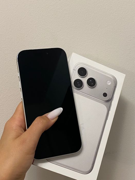 iPhone 17 pro silver 256gbt