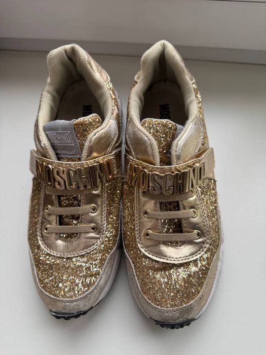 Продам кроссовки Moschino, оригинал, золотые