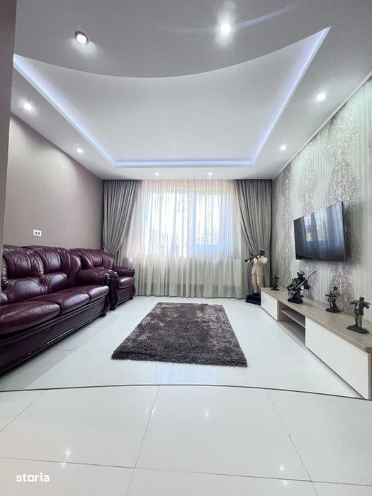 Vila Superba pentru 2 familii /9 Camere /Curte 721